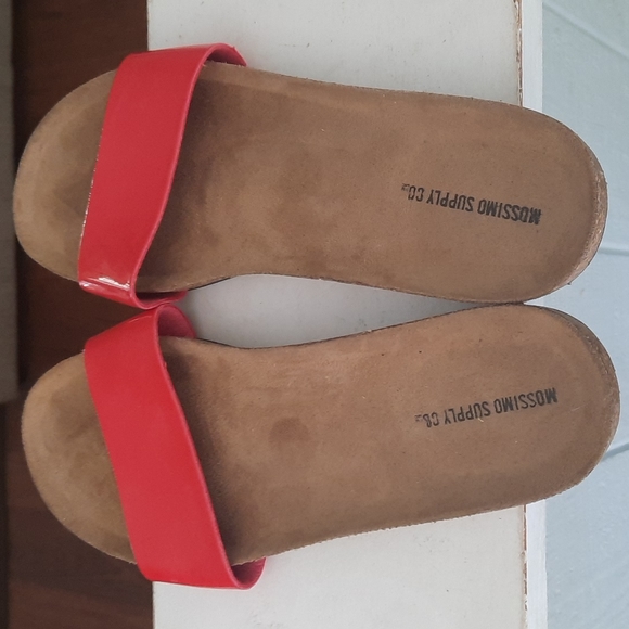 Mossimo slides - Picture 2 of 3